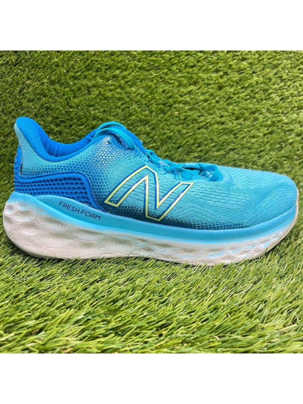 New Balance Fresh Foam X More v3 Womens Size 8 Blue White Running Shoes Sneakers
